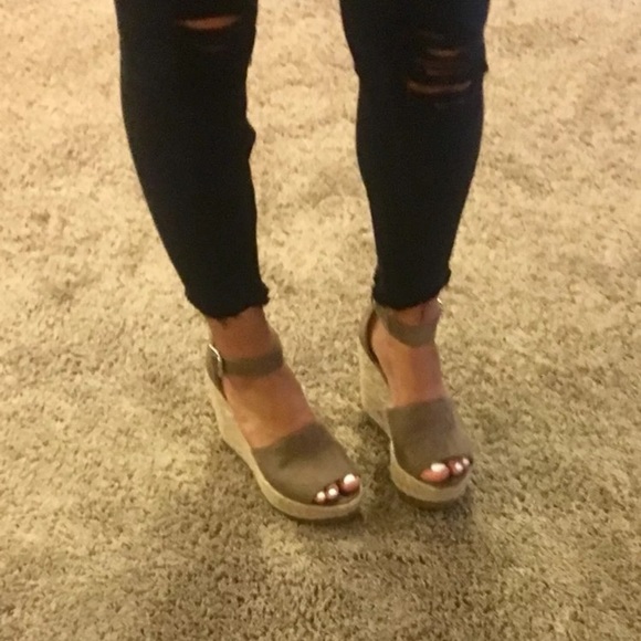 Tan espadrille wedge sandals - Picture 5 of 5